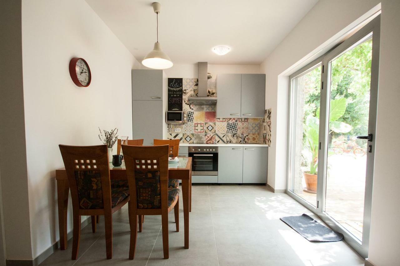 Sofia Apartment *